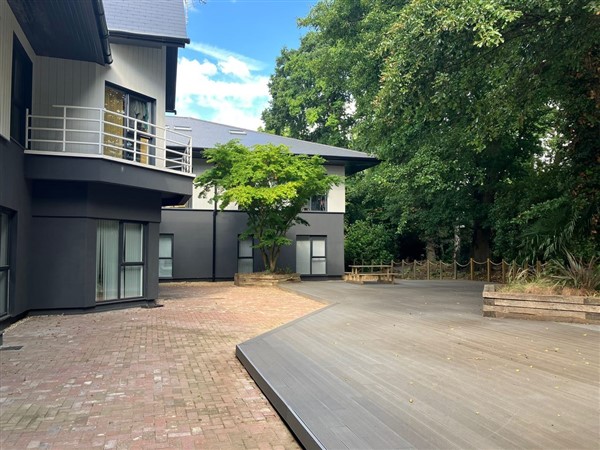 Apartments in Bagshot, Surrey
